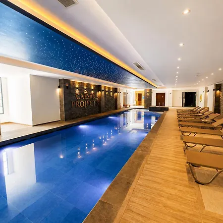 Caesar & Collection Pools & Long Apartament *